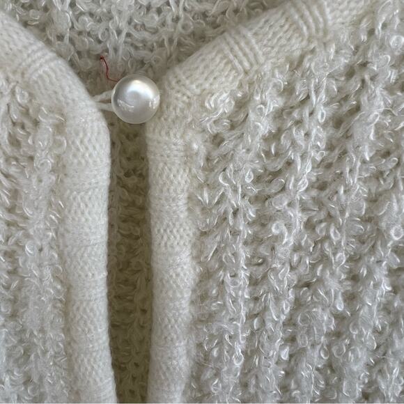 Tunic length button down cardigan.  Pearl buttons. front pockets szM Susan Ess - Picture 5 of 10
